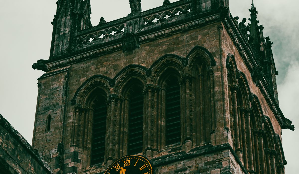 How to Date a Church Spire by Its Window