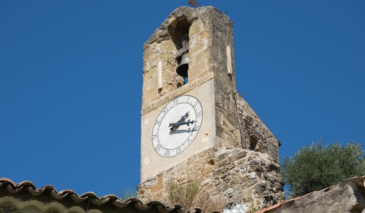 Understanding Gothic Tracery in Tower Windows