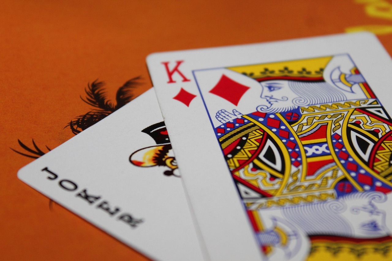 The Real Math Behind iGaming: RTP, Variance, and Why You Lose